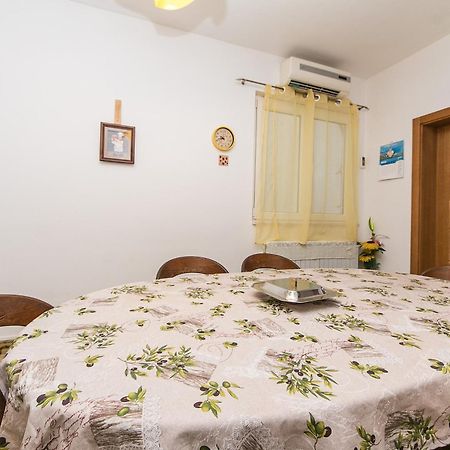 Apartments By The Sea Brist, Makarska - 15714 โปดาซา ห้อง รูปภาพ