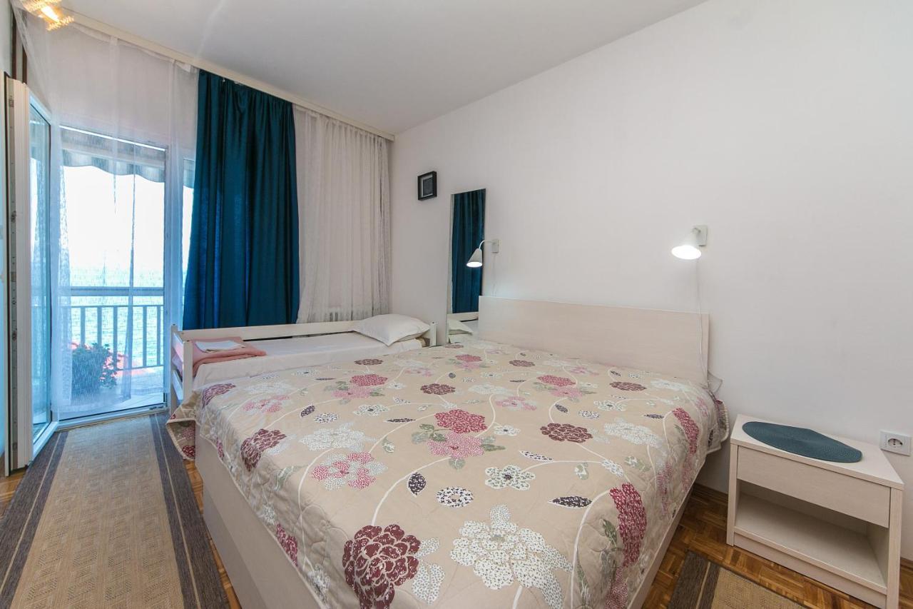 Apartments By The Sea Brist, Makarska - 15714 โปดาซา ภายนอก รูปภาพ