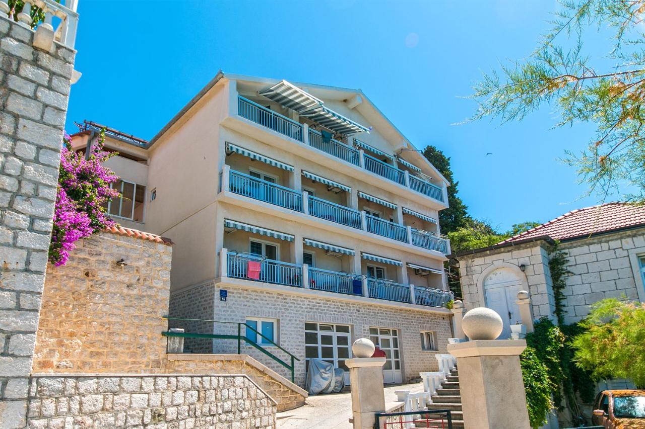 Apartments By The Sea Brist, Makarska - 15714 โปดาซา ภายนอก รูปภาพ