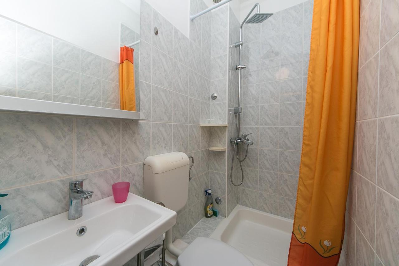 Apartments By The Sea Brist, Makarska - 15714 โปดาซา ภายนอก รูปภาพ