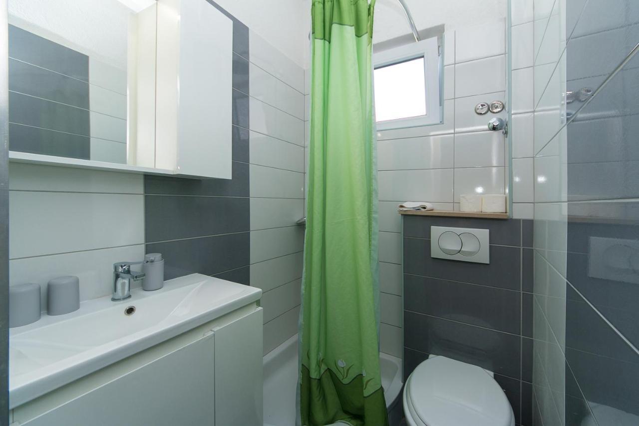 Apartments By The Sea Brist, Makarska - 15714 โปดาซา ภายนอก รูปภาพ