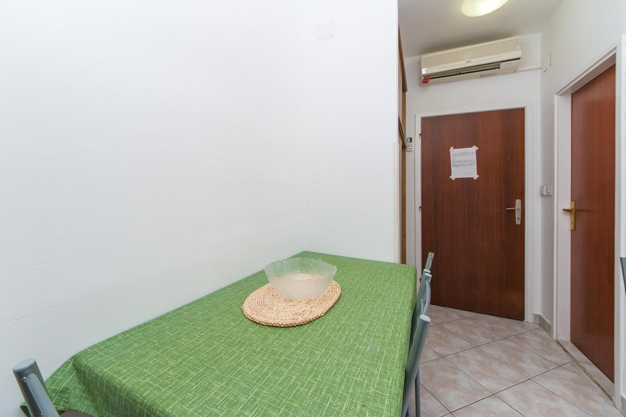 Apartments By The Sea Brist, Makarska - 15714 โปดาซา ห้อง รูปภาพ